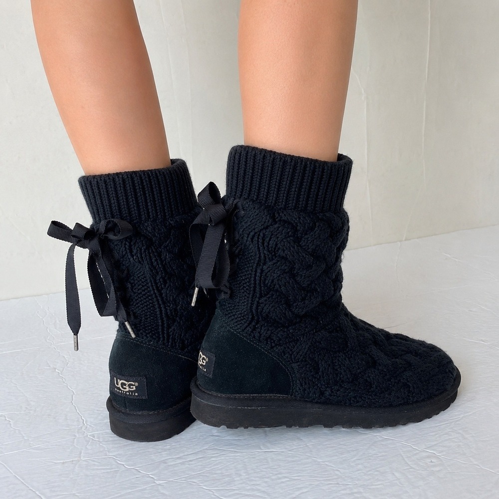 UGG Isla Knit Sweater Boots Womens 7 Ribbon Bow Chunky Cable Knit Designer